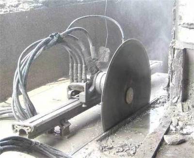 專(zhuān)業(yè)施工團(tuán)隊(duì) 威海房屋切割，砼基礎(chǔ)、大梁、樓板金剛石繩鋸破碎切割